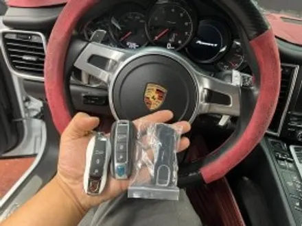 포르쉐 자동차키 기존 구형키에서 버튼시동키 원격시동키 스마트폰으로 연동제어 가능한 전용 디자인 디지털키로 개조 제작 / 경기 부천, 전국 택배, 출장