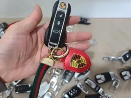 포르쉐 자동차키 기존 구형키에서 버튼시동키 원격시동키 스마트폰으로 연동제어 가능한 전용 디자인 디지털키로 개조 제작 / 경기 부천, 전국 택배, 출장