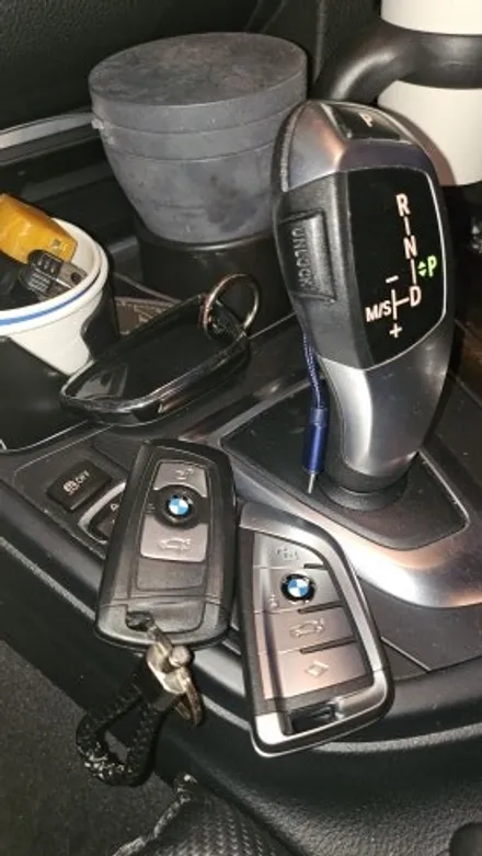 BMW 3시리즈 F바디 스마트키 추가 제작, 출장 시공으로 빠르게 끝내기 / 경기 부천, 전국 택배, 출장