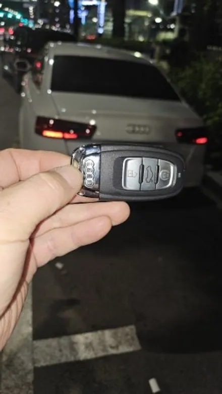 아우디 A6 2018년식, 모든 키를 잃어버린 순간 송파구 현장에서 새 키 2개 완벽 복구! / 경기 부천, 전국 택배, 출장