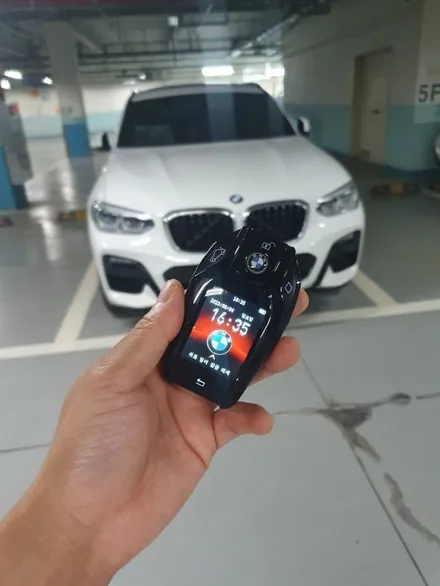 BMW X4 22년식, 버튼형 구형키에서 LCD 액정키로 리빌드 / 경기 부천, 전국 택배, 출장