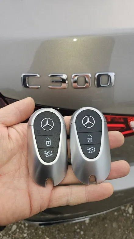 2021년식 벤츠 C300 오너 필독 : 신형 키 2개 제작하고 \'근접도어\' 기능까지 당일에 활성화 하는 비법 / 경기 부천, 전국 택배, 출장