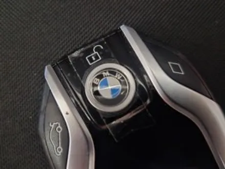 BMW 750Li 디스플레이키 케이스 교체 리포트 : 기능은 그대로, 외관은 신형처럼 / 경기 부천, 전국 택배, 출장