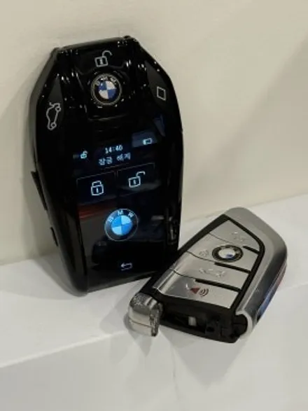 BMW i8 2015년식, 평범한 스마트키에서 디지털 LCD 키로의 변신 / 경기 부천, 전국 택배, 출장