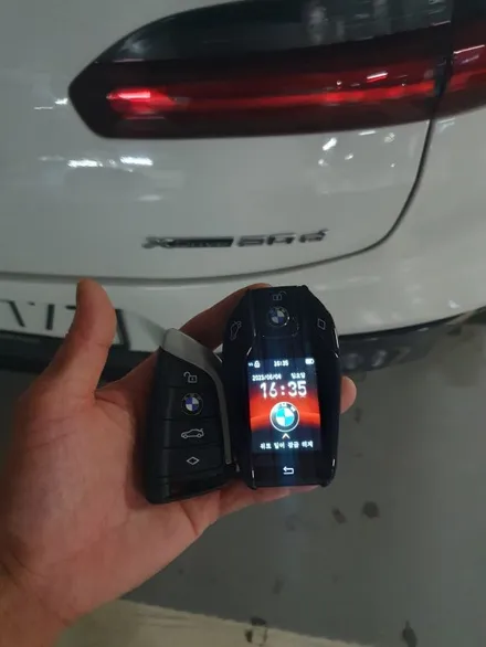 BMW X4 22년식, 버튼형 구형키에서 LCD 액정키로 리빌드 / 경기 부천, 전국 택배, 출장