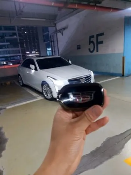 캐딜락 CT5 고성능 세단, 내구성 뛰어난 LCD 디지털 스마트키로 이식 작업 완료 / 경기 부천, 전국 택배, 출장