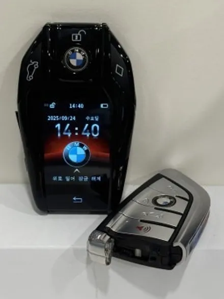 BMW i8 2015년식, 평범한 스마트키에서 디지털 LCD 키로의 변신 / 경기 부천, 전국 택배, 출장