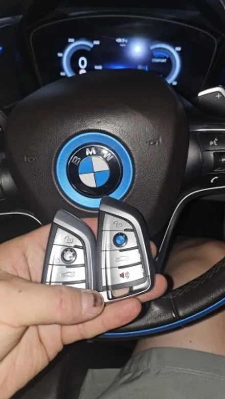 BMW i8 2015년식, 스마트키 분실 -> 추가 스마트키 제작 및 복원 전문 시공 / 경기 부천, 전국 택배, 출장