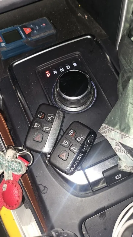 재규어 F-TYPE 스마트키 개조? \'LCE 최신형 키\'로 바꾸는 순간 스포츠카의 완성 / 경기 부천, 전국 택배, 출장