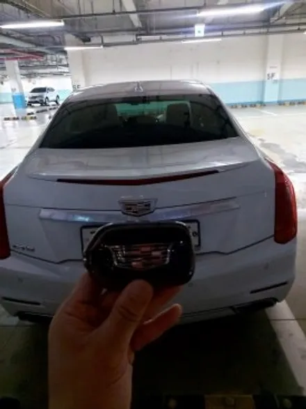 캐딜락 CT5 고성능 세단, 내구성 뛰어난 LCD 디지털 스마트키로 이식 작업 완료 / 경기 부천, 전국 택배, 출장
