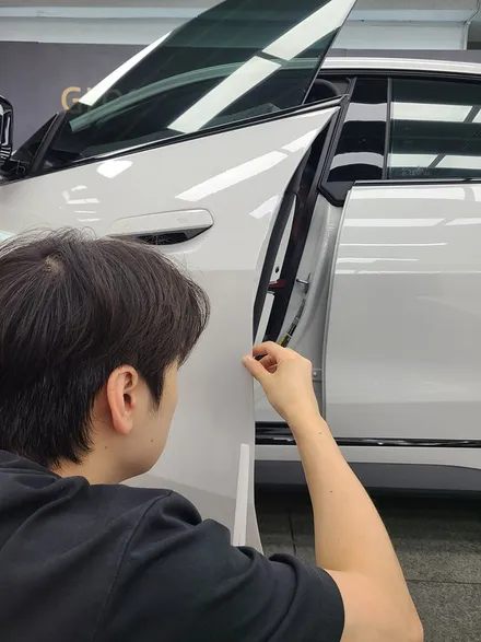 역삼동 랩핑 루프스킨 수명은 어떻게 돼요 BMW i4 M50 / 서울 서초