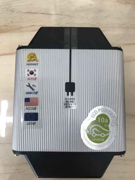 청주 수입차 외제차 썬팅 블랙박스 보조배터리 장착 시공 전문점) 벤츠 CLS250 솔라가드 새턴 썬팅+블랙박스+보조배터리를 동시에 / 청주, 세종, 천안