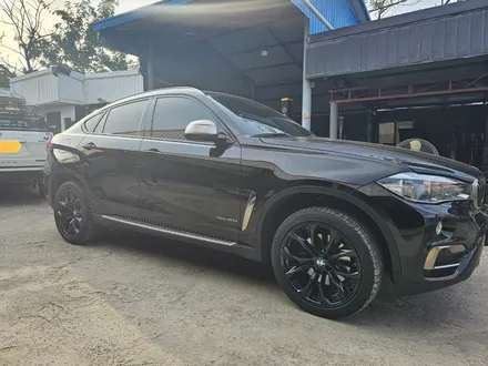 다이아몬드컷팅 휠복원 및 휠도색 휠수리 휠복원 [대전케이휠] bmw x6 하이그로시블랙유광 / 대전 대덕구 오정동