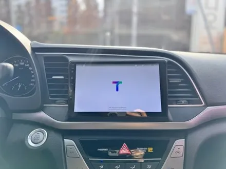 아반떼 AD 안드로이드 올인원과 블루투스 핸들리모컨 설치