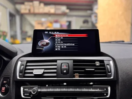 BMW 1시리즈 애플 카플레이와 안드로이드 오토를 위한 과정