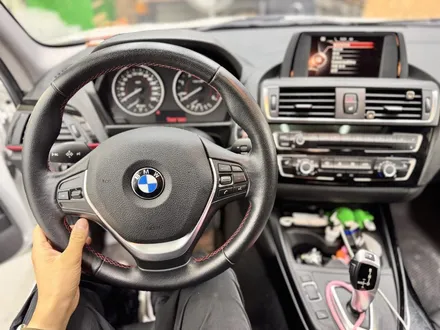 BMW 1시리즈 애플 카플레이와 안드로이드 오토를 위한 과정