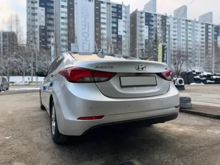 아반떼 MD 안드로이드 올인원 내비게이션의 편리함