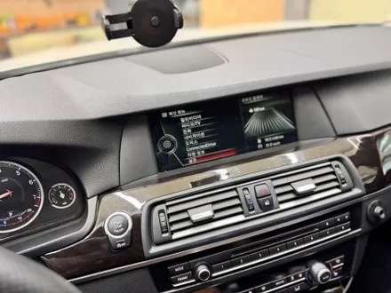 BMW F10 5시리즈 15인치 안드로이드 올인원 깔끔하게 작업해요