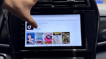 광주 베리뉴 티볼리 카플레이는 안드로이드 올인원으로 깔끔하게