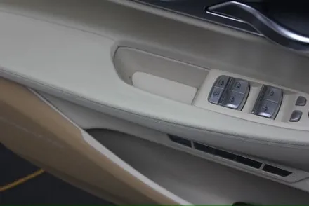 청주 송절동_BMW 7시리즈 도어트림 복원(가죽 뜯김 복원) / 청주 흥덕