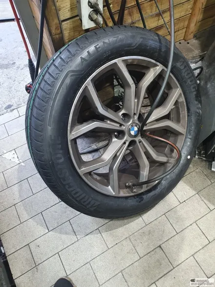 BMW X3 19인치 순정 브리지스톤 런플렛 245/50R19 ALENZA001 / 서울 강서구 화곡동