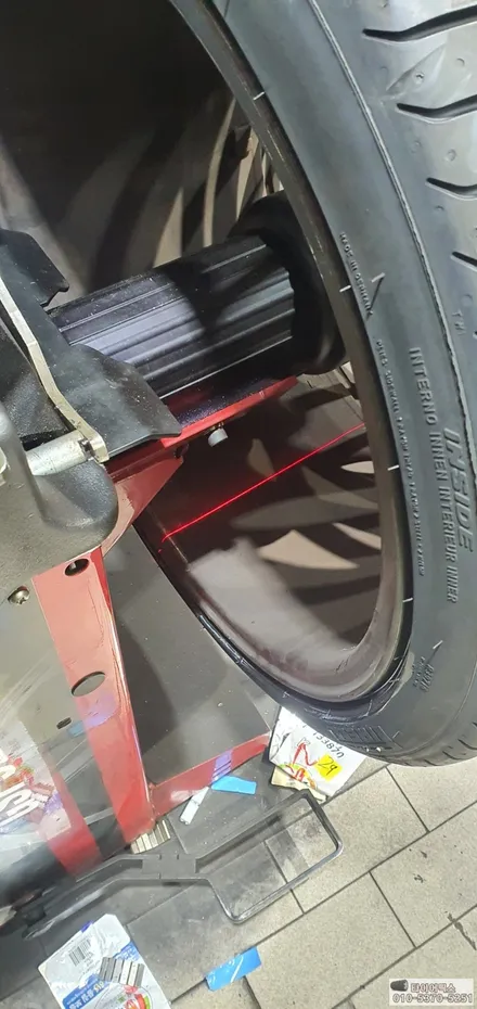 목동 부천에 벤츠 C63AMG 타이어 교체 했습니다. / 서울 강서구 화곡동