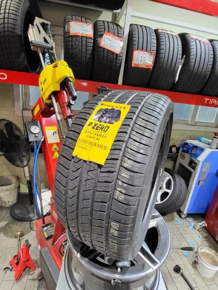 벤츠 cls 300d 타이어 옆면 손상으로 교체 및 장착 / 서울 강서구