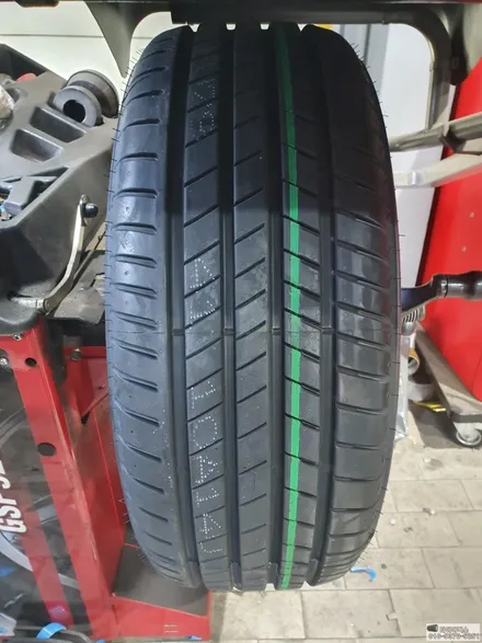 BMW X3 19인치 순정 브리지스톤 런플렛 245/50R19 ALENZA001 / 서울 강서구 화곡동