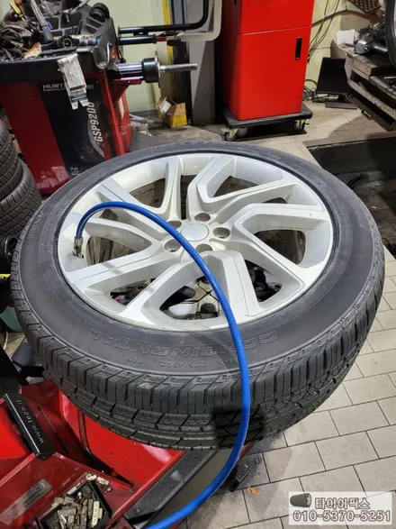 레인지로버 스포츠 타이어 275 45 21 타이어 장착 / 서울 강서구 화곡동