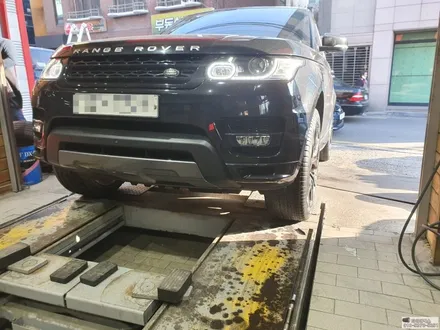 레인지로버 스포츠 타이어교체 피렐리 스콜피온 제로 올시즌 흠음재 21인치 목동 영등포 / 서울 강서구 화곡동