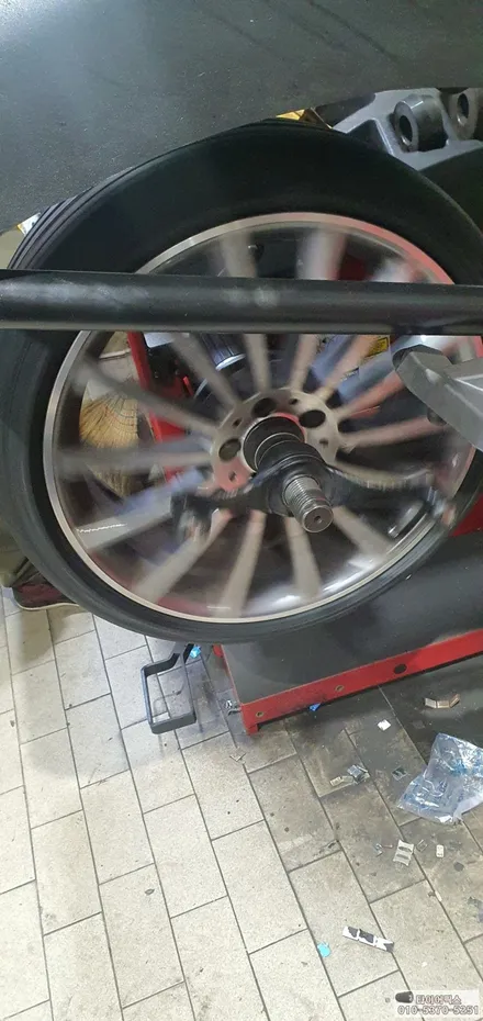 벤츠 E300 런플랫타이어 추천 장착 피렐리 PZ4 20인치 안전하다. / 서울 강서구 화곡동