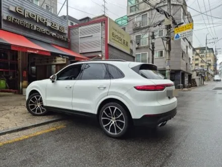 포르쉐 카이엔 정품 사계절 타이어 피렐리 21인치 장착 / 서울 강서구 화곡동