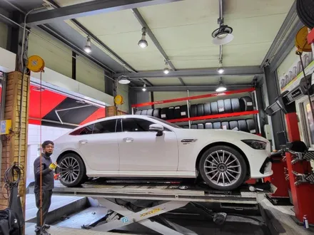 벤츠 gt 43 amg 피렐리 타이어 교체로 그립감이 좋다 / 서울 강서구 화곡동