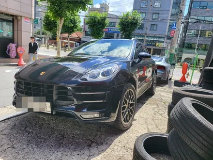 포르쉐 마칸 피렐리 사계절 타이어 295 40 20 장착 / 서울 강서구 화곡동