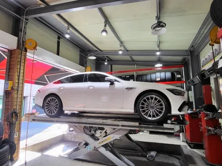 벤츠 gt 43 amg 피렐리 타이어 교체로 그립감이 좋다 / 서울 강서구 화곡동