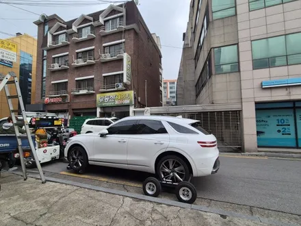 제네시스 GV70 포트홀로 인한 타이어 파손 보험 처리 방법은? / 서울 강서구 화곡동