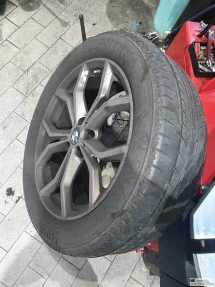 BMW X3 19인치 순정 브리지스톤 런플렛 245/50R19 ALENZA001 / 서울 강서구 화곡동
