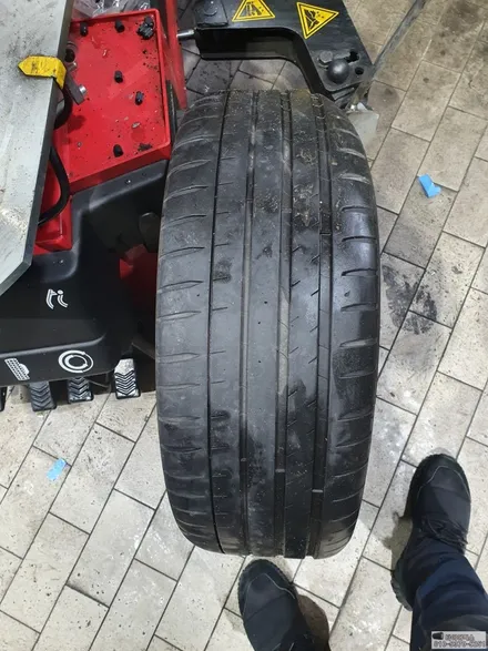 부천 벤츠c43amg 19인치 타이어교체 피렐리p7 올시즌 타이어로 승차감이 뛰어나다 / 서울 강서구 화곡동