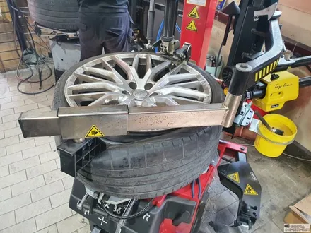 아우디 A7 50TDI 타이어 그립력과 제동력이 탁월한 피렐리 피제로 제품을 추천합니다. 265/35R20 / 서울 강서구 화곡동