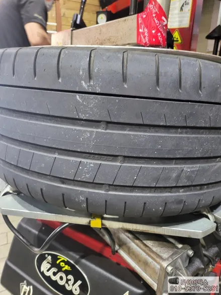 벤츠 C63 AMG 우수한 타이어 제품은? 피렐리 피제로 / 서울 강서구 화곡동