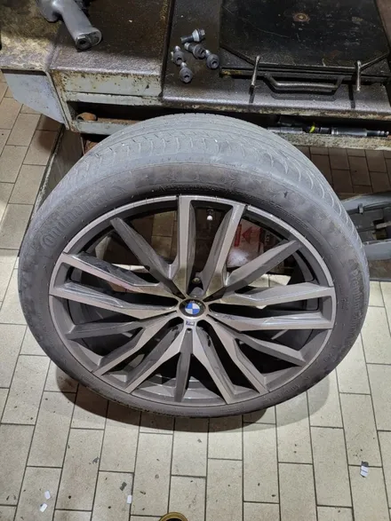 BMW X5 m50i 컨티넨탈 22인치 출고형 타이어 교체 / 서울 강서구 화곡동