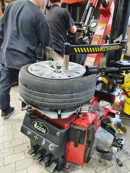 BMW 3시리즈 320D 사계절 올시즌 런플렛 타이어추천 안전성을 되찾다 225/50R17 / 서울 강서구 화곡동