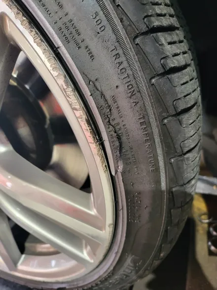 bmw 4시리즈 225 40 19 , 255 35 19 사계절 타이어 추천은? / 서울 강서구 화곡동