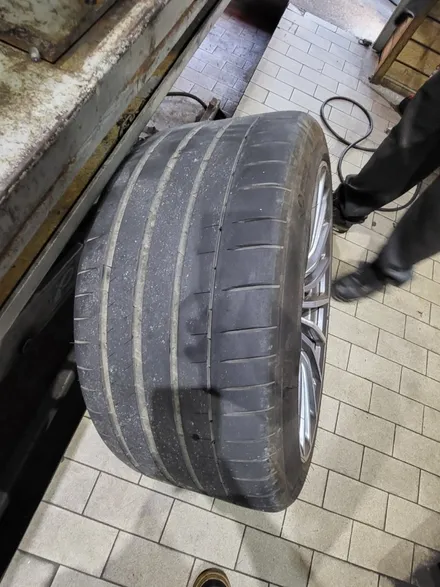 벤츠 gt 43 amg 피렐리 타이어 교체로 그립감이 좋다 / 서울 강서구 화곡동