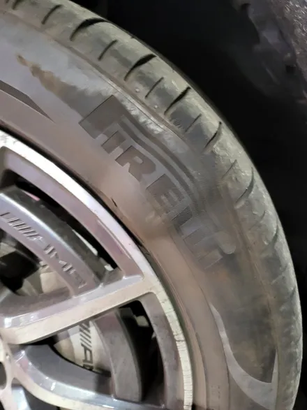 벤츠 glb 35 amg 타이어 코드절상으로 235 50 19 장착 / 서울 강서구 화곡동
