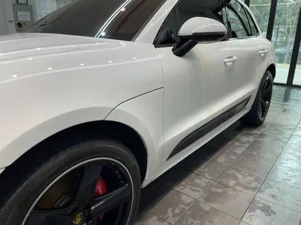 포르쉐 마칸 GTS 도어 스크래치 긁힘 복원 :: 천안 디코 인케어 천안아산점 / 천안시 동남구 신방동