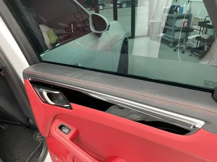 포르쉐 마칸 GTS 도어 스크래치 긁힘 복원 :: 천안 디코 인케어 천안아산점 / 천안시 동남구 신방동