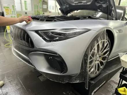 벤츠 SL63 AMG, 무척 큰 본넷도 한 장 시공 가능한 큰 PPF는 천안 PPF 디코에 있어요. / 천안시 동남구 신방동