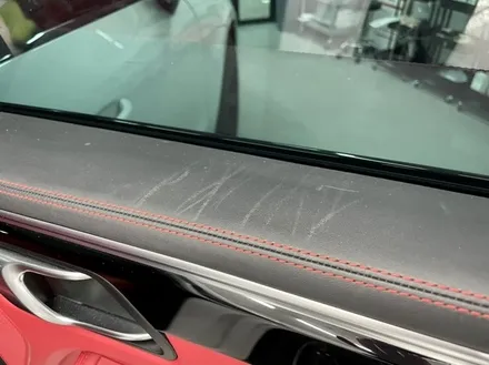 포르쉐 마칸 GTS 도어 스크래치 긁힘 복원 :: 천안 디코 인케어 천안아산점 / 천안시 동남구 신방동