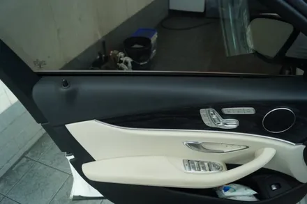 벤츠 E200 베이지 시트 가죽 코팅 :: 신차가 아니어도 괜찮아요 / 천안시 동남구 신방동